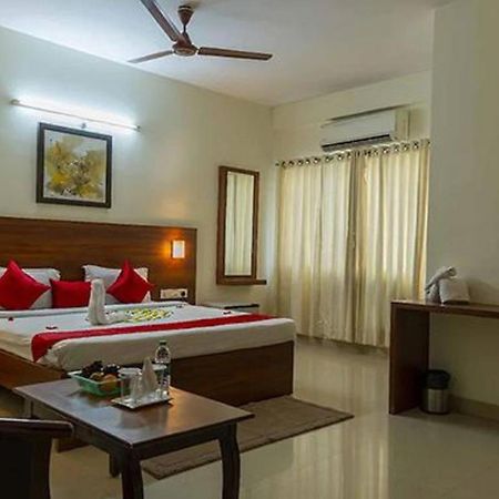 Fabhotel Prime Krrish Inn Гайдарабад Екстер'єр фото